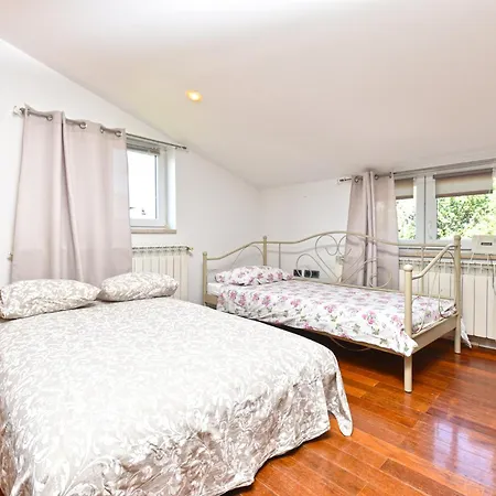2395 Apartamento