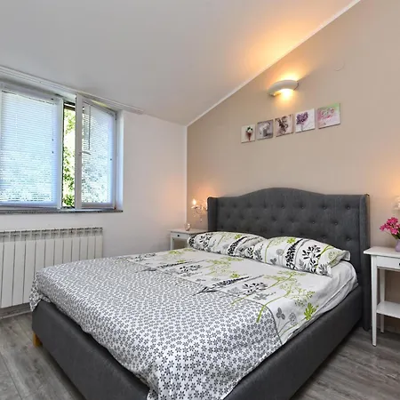 2395 Apartamento *